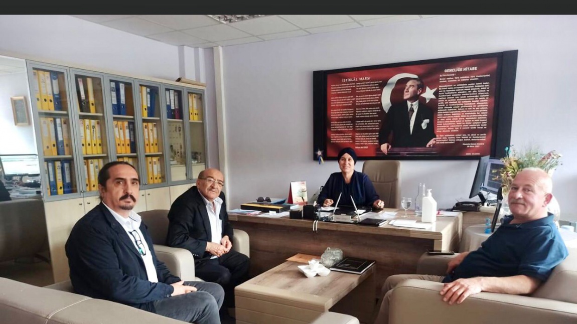 Mamaklılar Derneği Başkanı Cemali Özkaya ve Harman Mahallesi Muhtarı Ahmet Çöşge'den Okulumuza Ziyaret